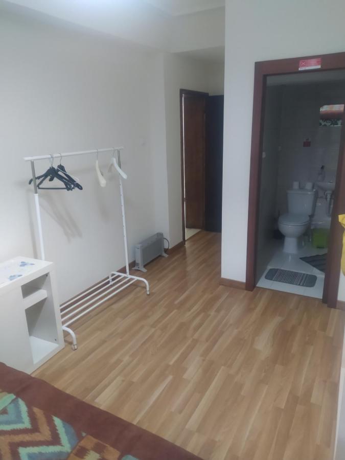 Quarto 2 Com Banheiro Privado Apartment Порто Екстериор снимка
